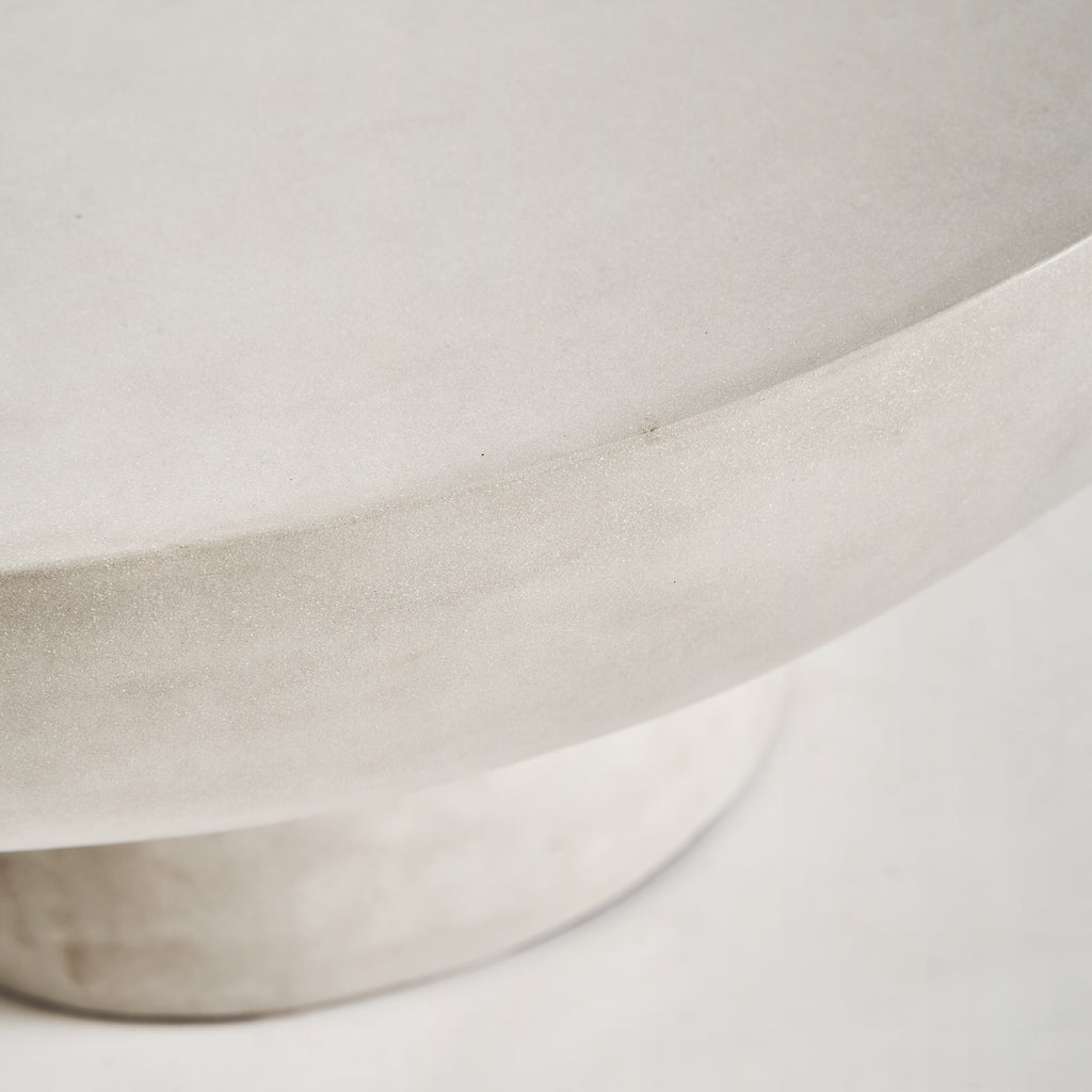 JARAY - Table basse ronde en grès gris 92 cm