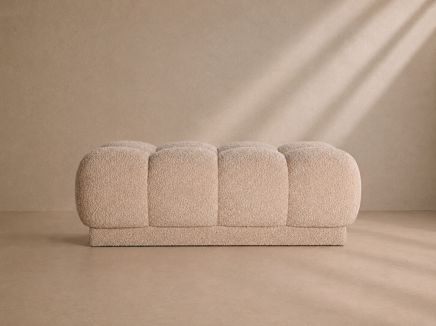 ALZAR - Pied de lit 2 places en bouclé beige au design contemporain et confort enveloppant