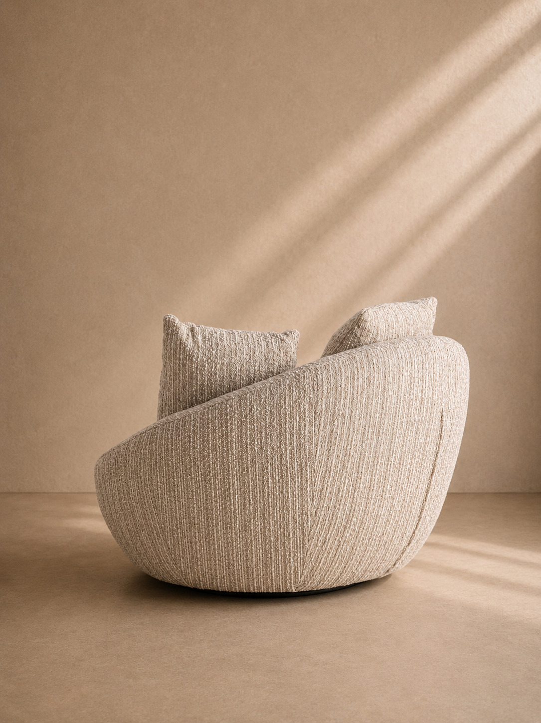 STORO - Sillón giratorio de diseño contemporáneo en tejido jaspeado beige, confort envolvente