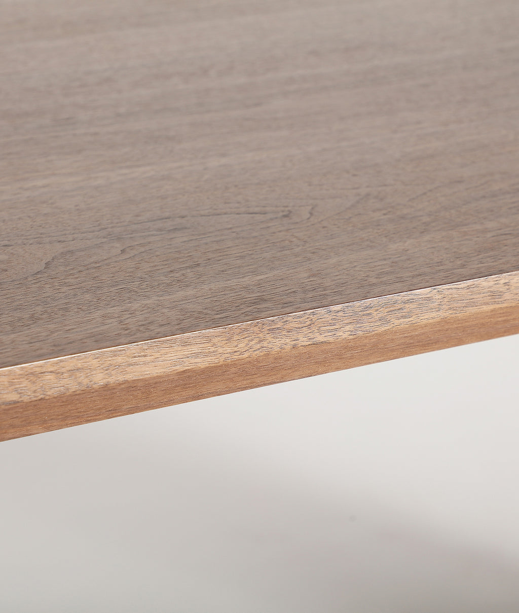 BARAS - Table à manger ovale en bois noyer – Élégance sculpturale pour 8 personnes