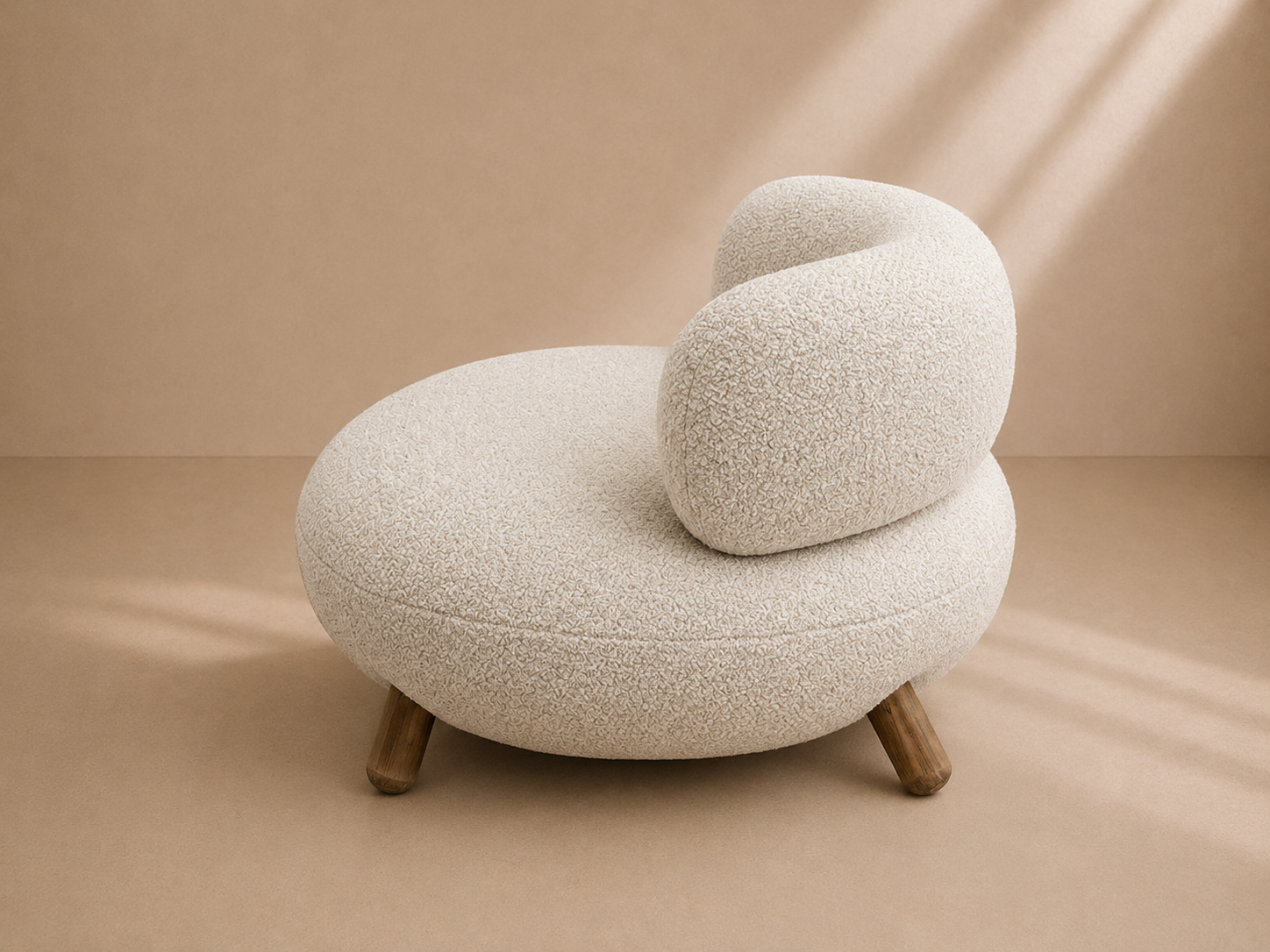 CLARET - Fauteuil design bouclette beige avec pieds en bois – Confort et élégance contemporaine
