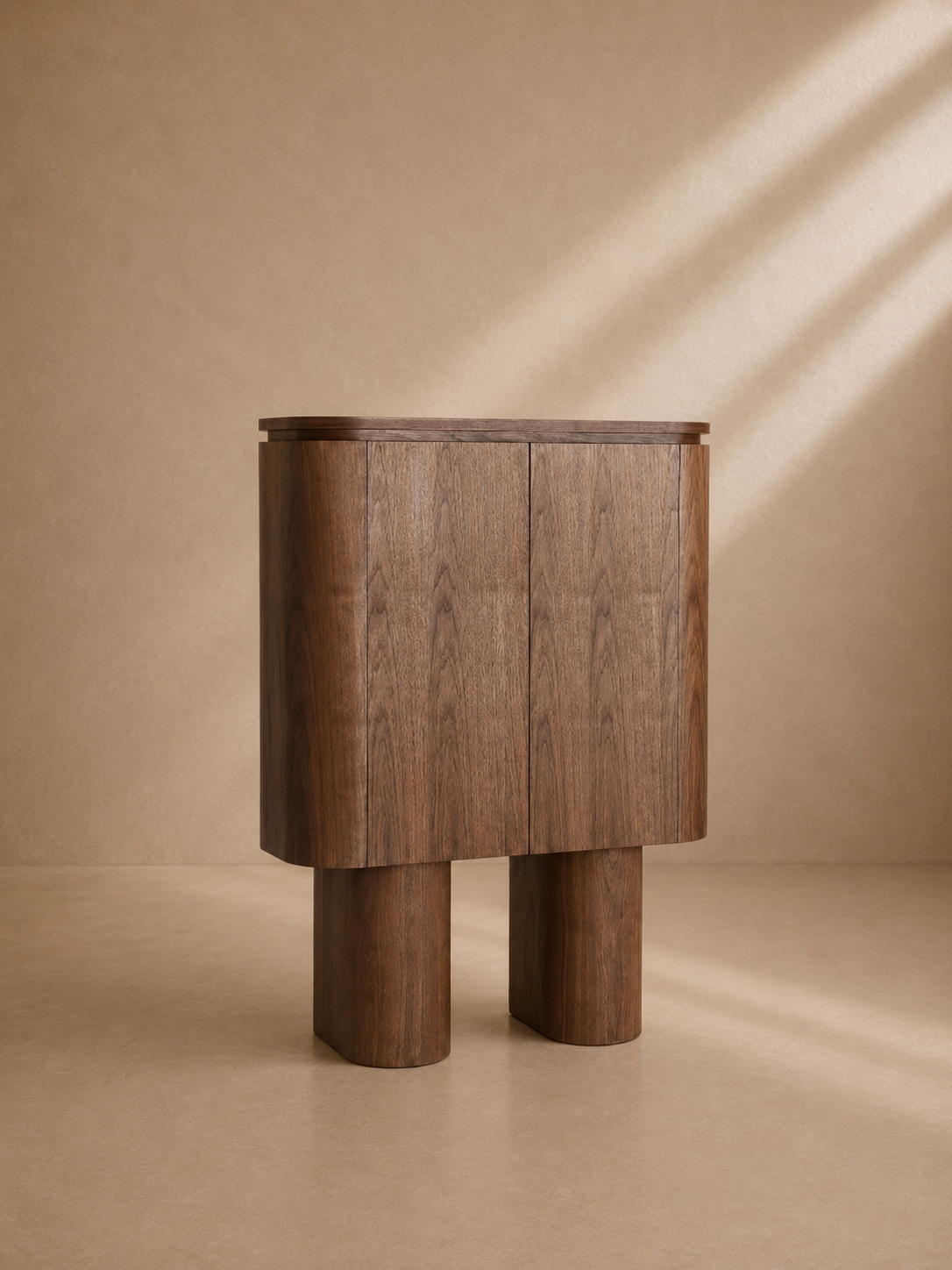BARAS - Mueble de almacenaje de nogal de diseño contemporáneo