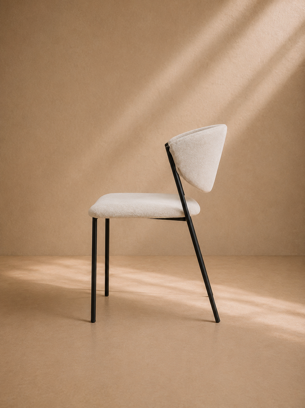 VENTI - Chaise de salle à manger en tissu beige et métal noir