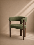 LEVA - Silla de comedor de diseño de tela verde con patas metálicas efecto madera y reposabrazos