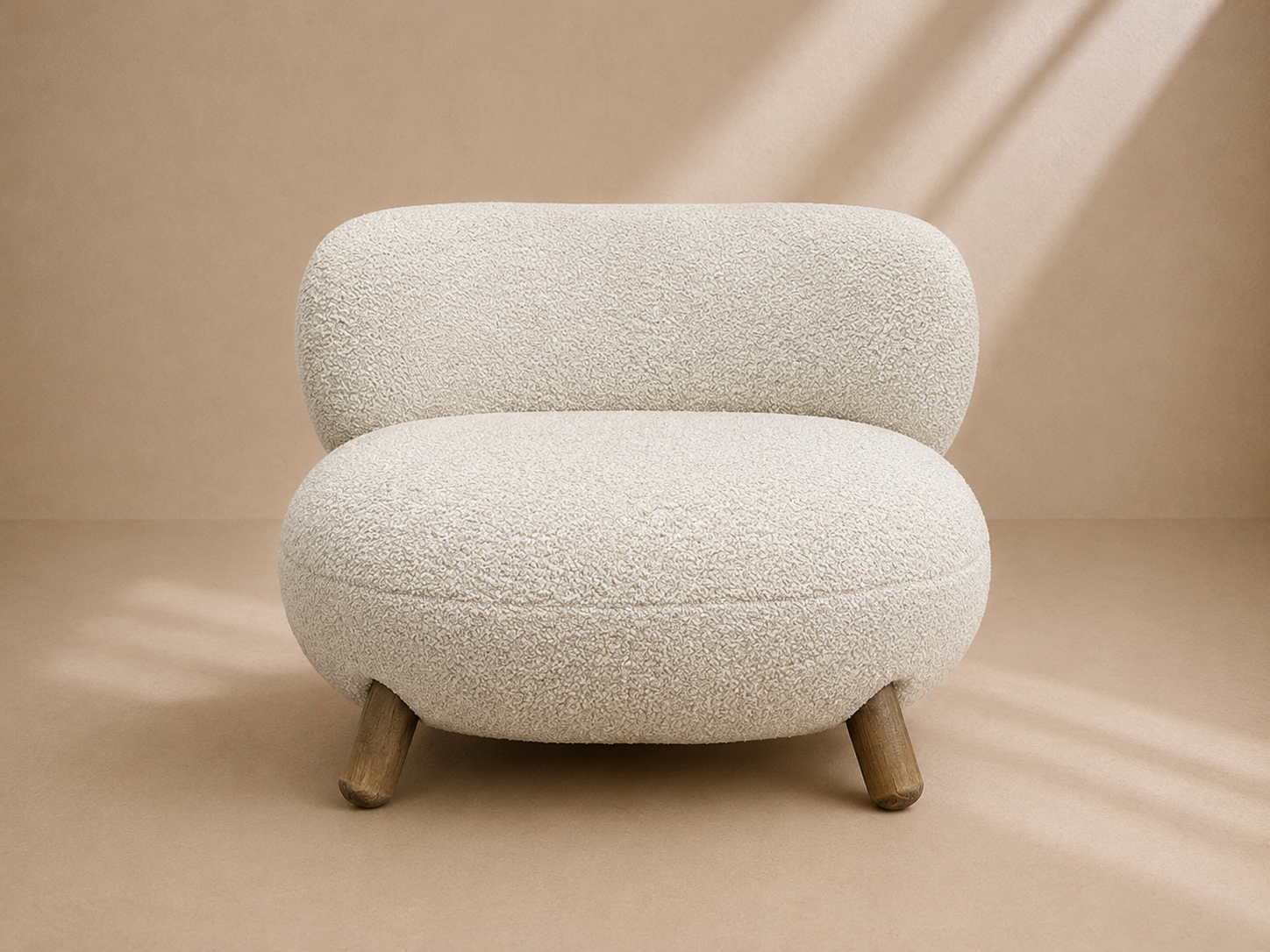 CLARET - Fauteuil design bouclette beige avec pieds en bois – Confort et élégance contemporaine