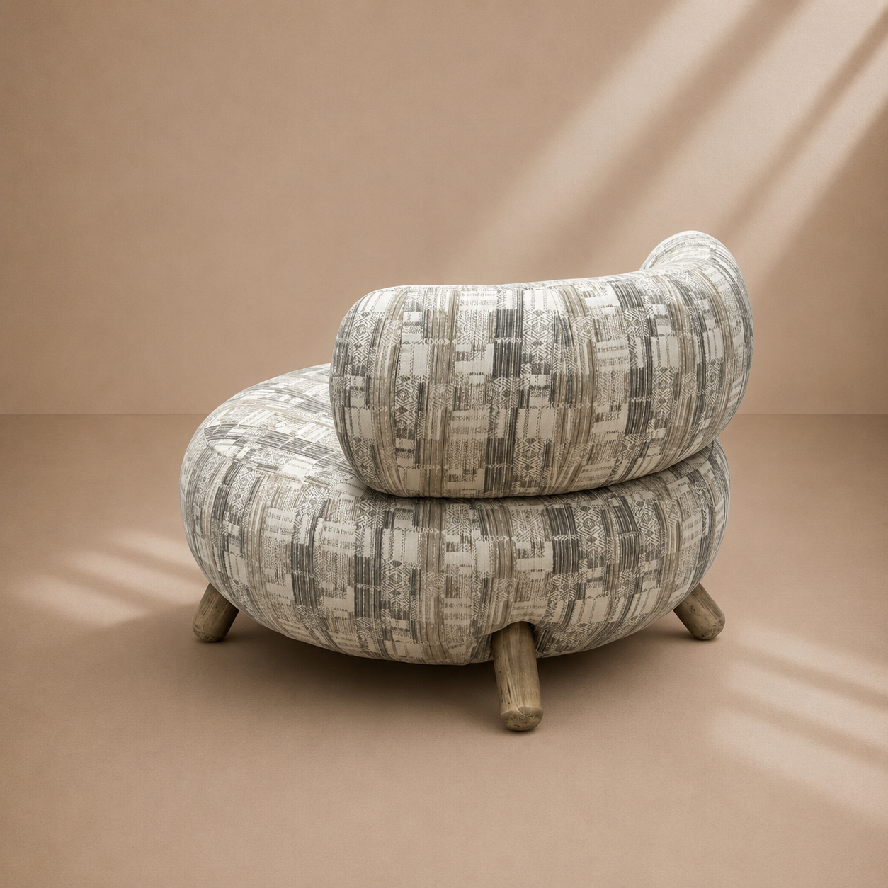 CLARET - Fauteuil design en tissu imprimé ethnique – Confort enveloppant et style contemporain