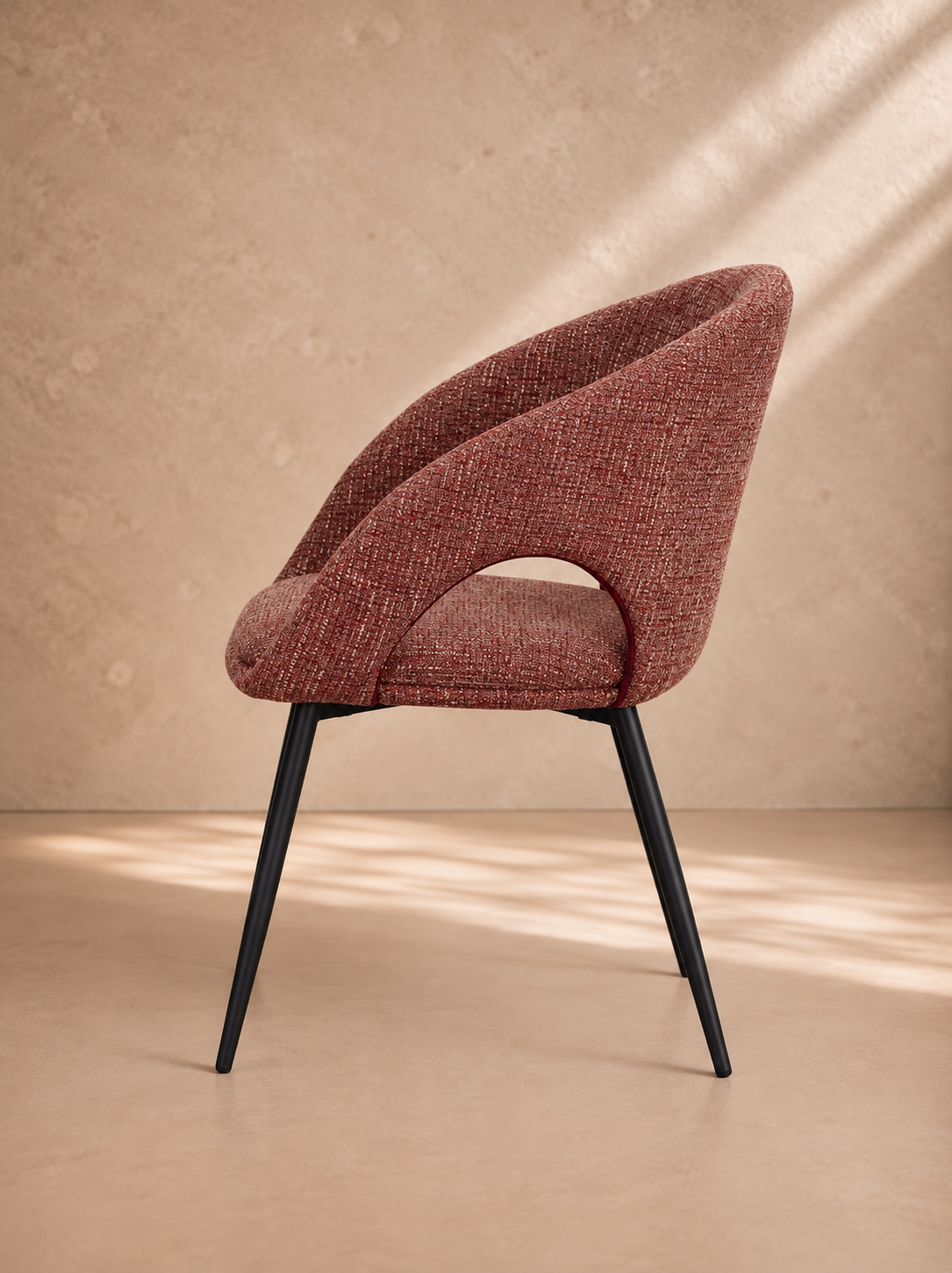 ISCAR - Chaise contemporaine en tissu couleur granit rouge – Confort et élégance pour intérieur et professionnel