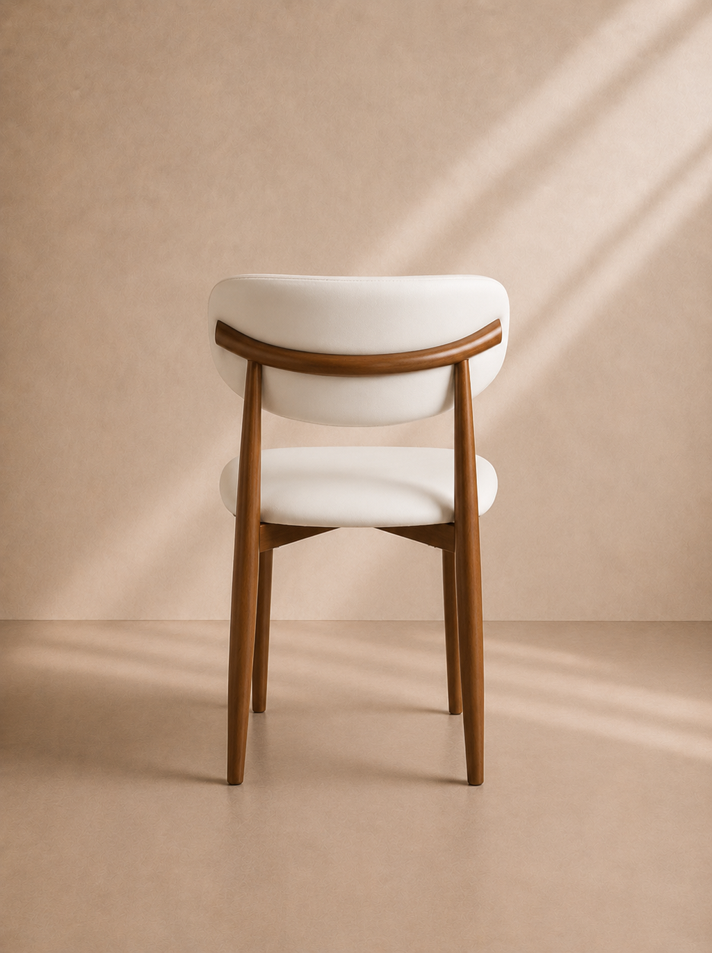 LEMA - Chaise de salle à manger en similicuir blanc et finition bois au design moderne