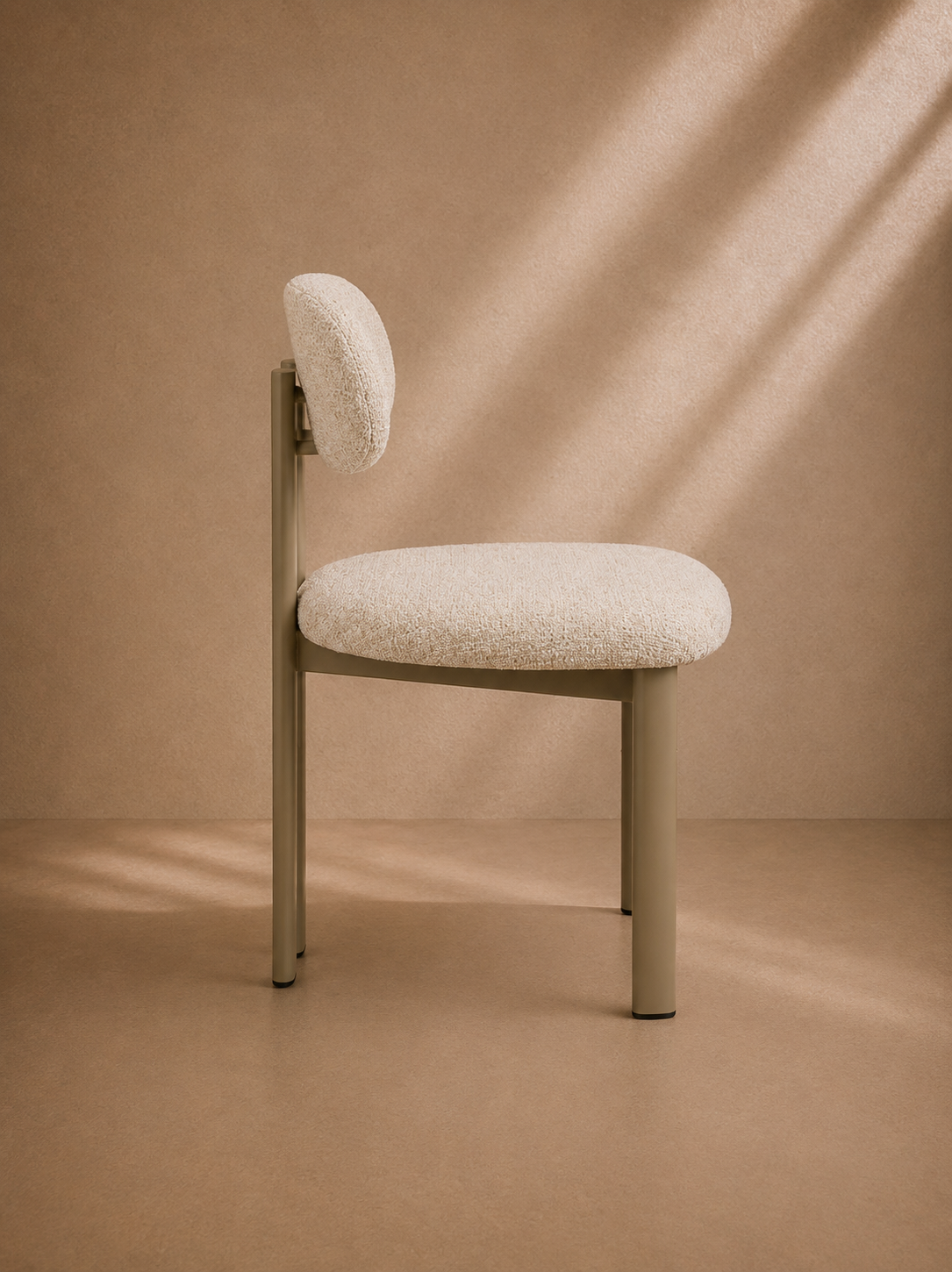 AMOSTA - Chaise de salle à manger design en tissu beige et métal taupe
