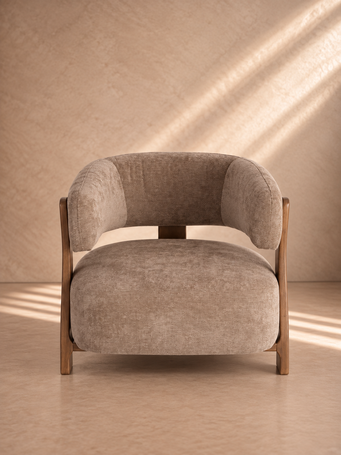 GALA - Sillón de tela marrón y madera maciza de pino – Diseño contemporáneo
