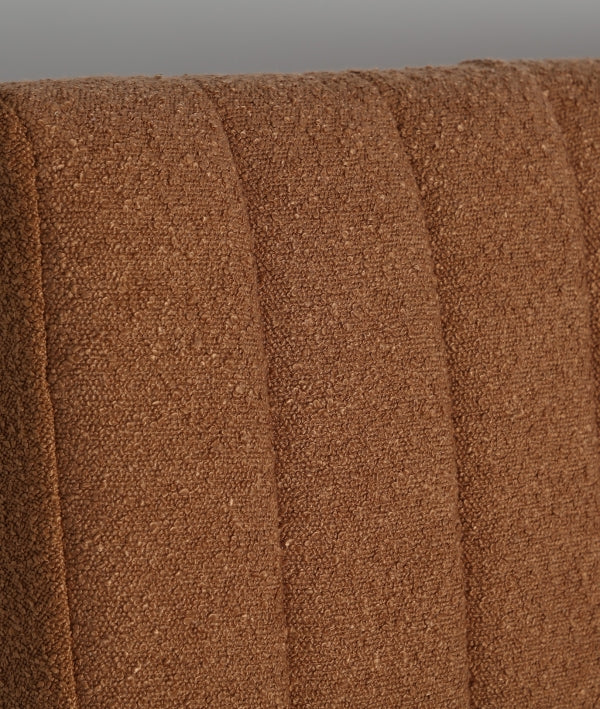 MAELLA - Banquette 2 places en tissu ocre – Design contemporain