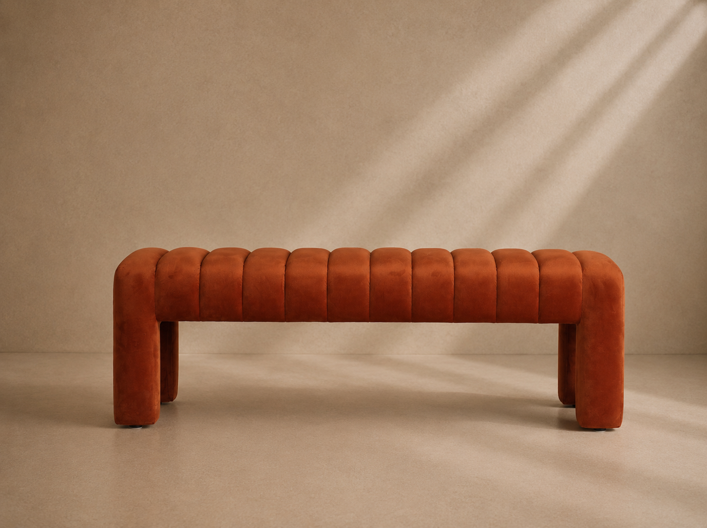 CORI - Banc d’entrée design en velours ambré 127 cm