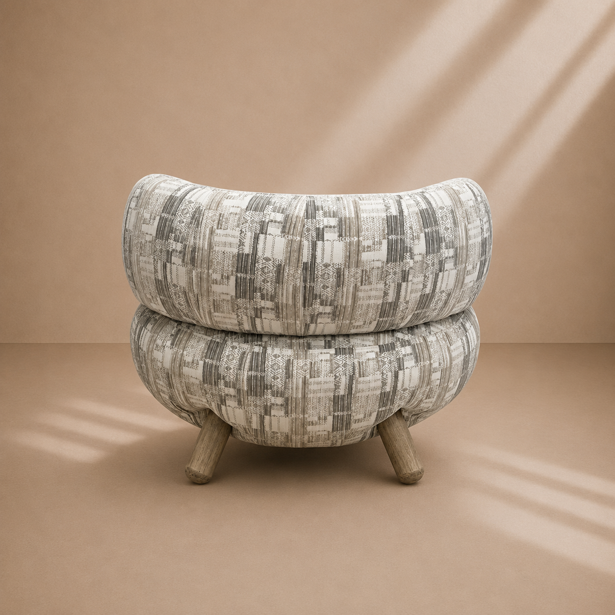CLARET - Fauteuil design en tissu imprimé ethnique – Confort enveloppant et style contemporain