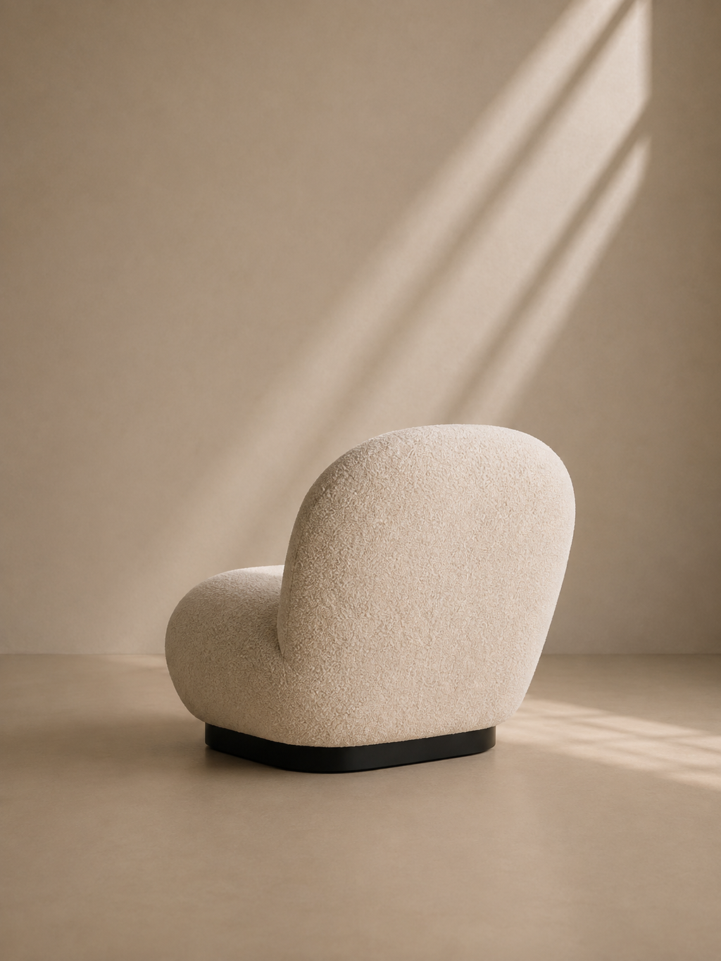 LIRIA - Poltrona Bouclé Branca e Preta – Design Arredondado e Confortável