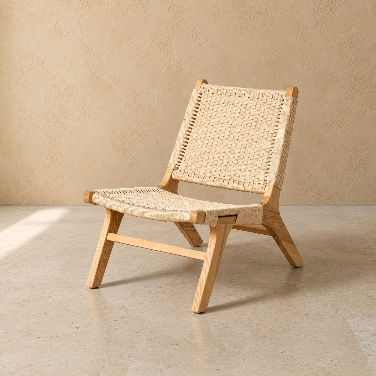 BRIONES - Silla relax de madera natural con asiento trenzado