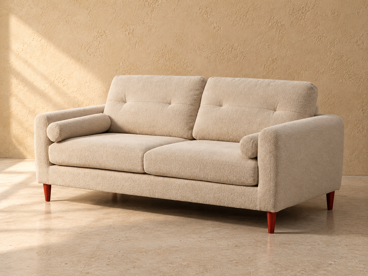 ARAHAL - Sofá color crema de tela y estructura de madera de eucalipto
