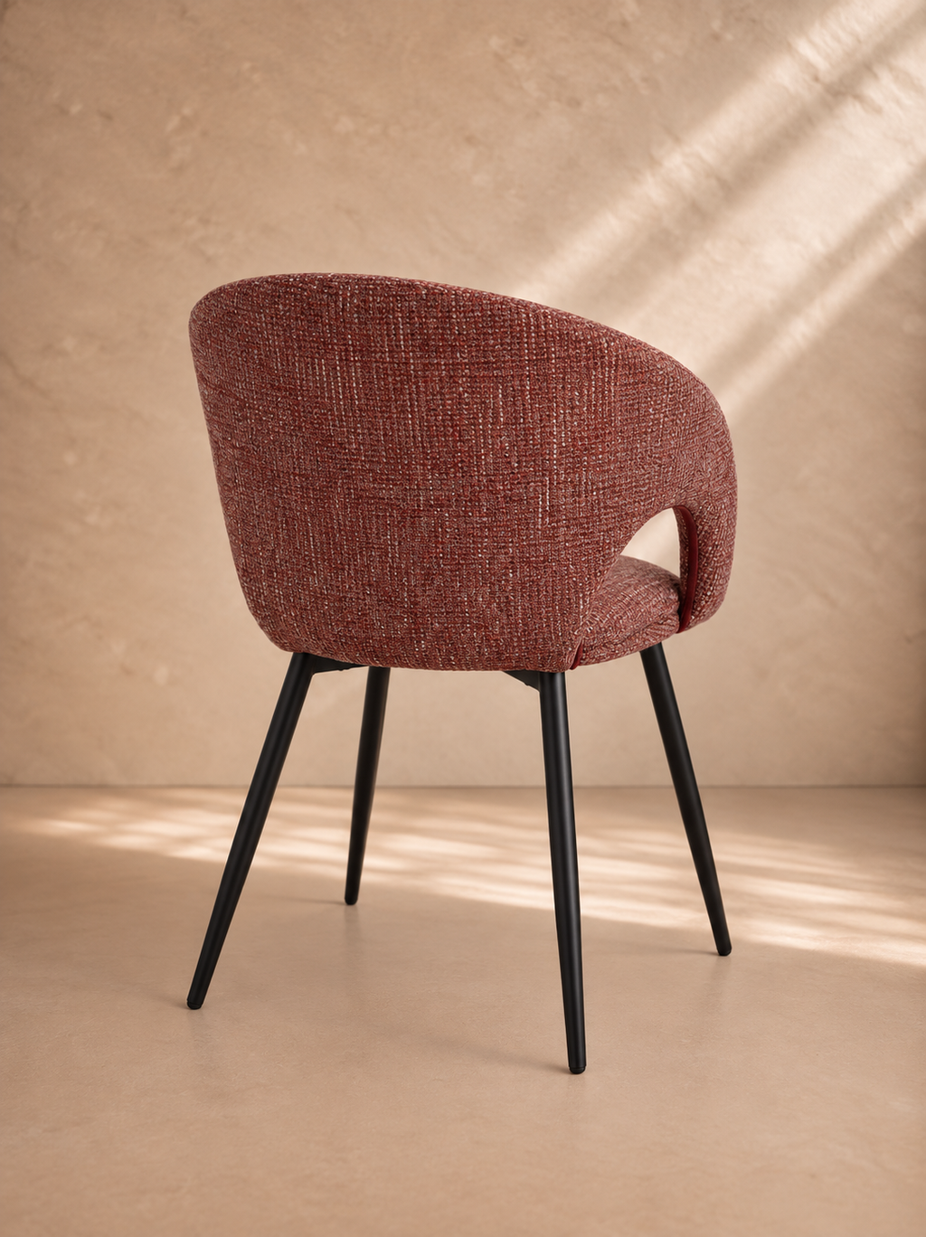 ISCAR - Chaise contemporaine en tissu couleur granit rouge – Confort et élégance pour intérieur et professionnel