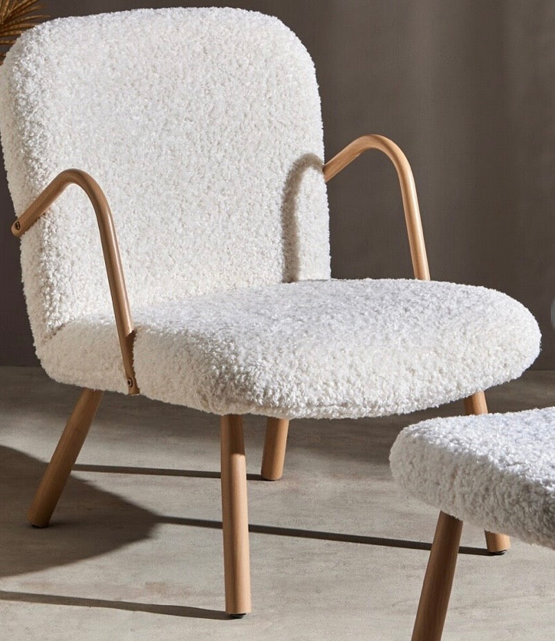 DARRO - Fauteuil inclinable en bouclette blanche avec accoudoirs en bois