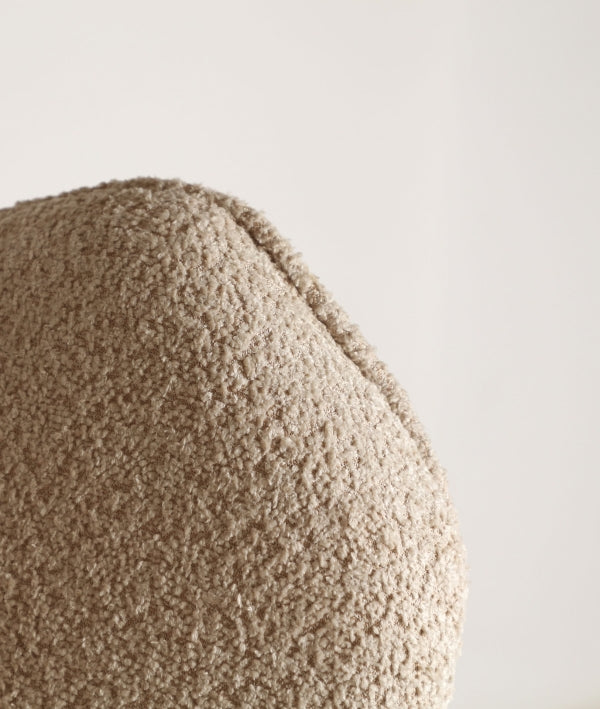 LLERA - Sillón giratorio de bouclé color crema – Diseño contemporáneo y elegante