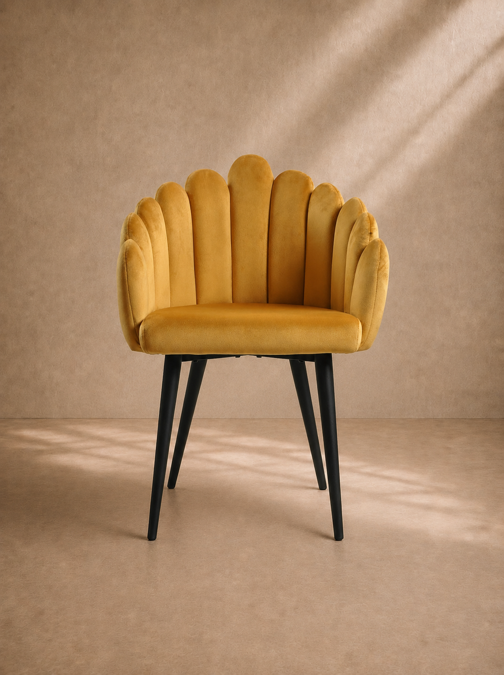 VINDEL - Chaise en velours jaune moutarde design à coque enveloppante et pieds métal noir