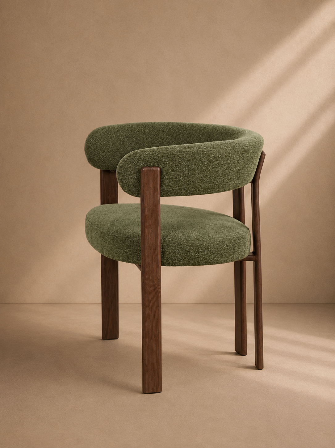 LEVA - Silla de comedor de diseño de tela verde con patas metálicas efecto madera y reposabrazos