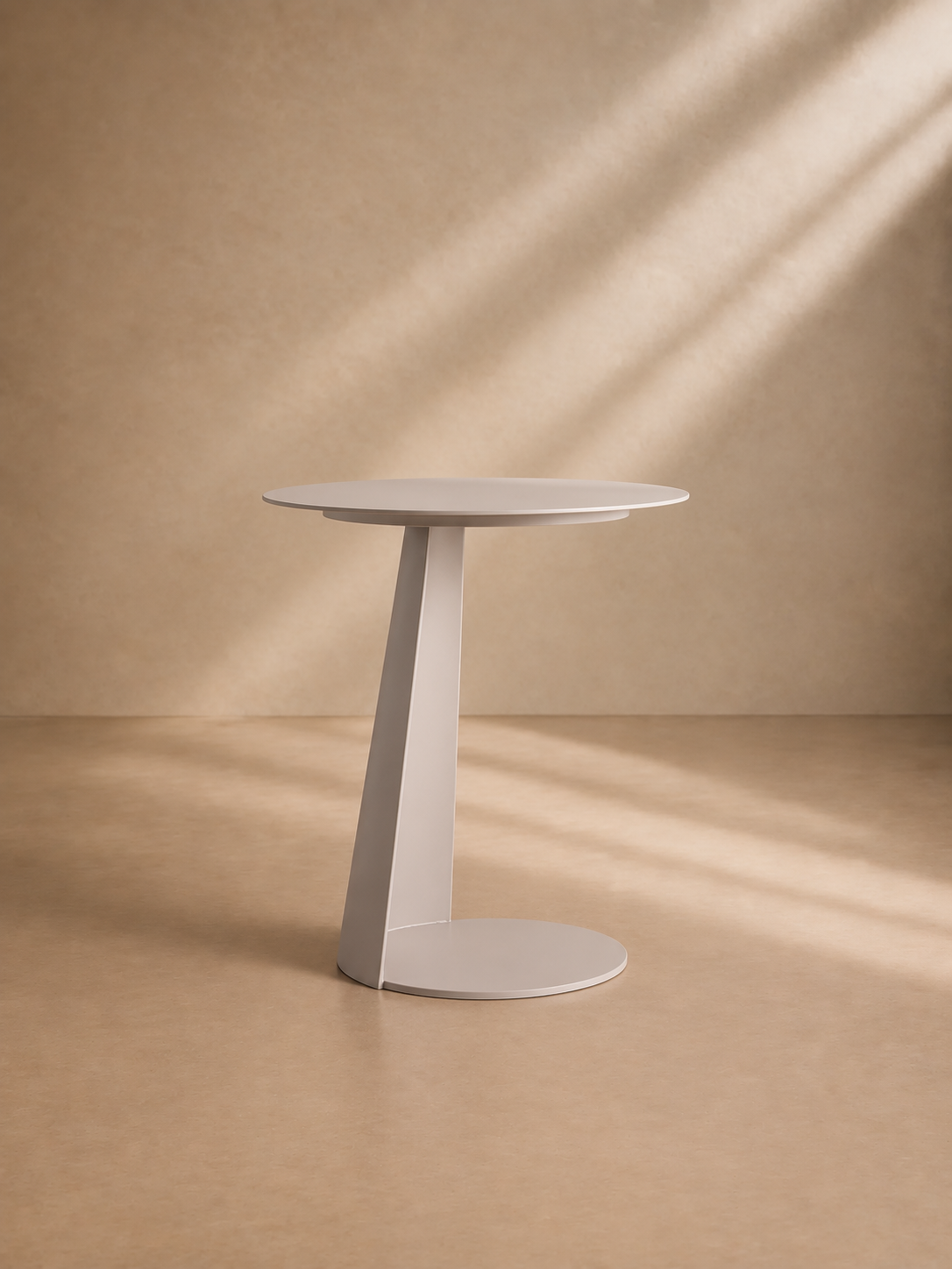 ZAFRA - Table auxiliaire ronde en aluminium couleur taupe 47 cm