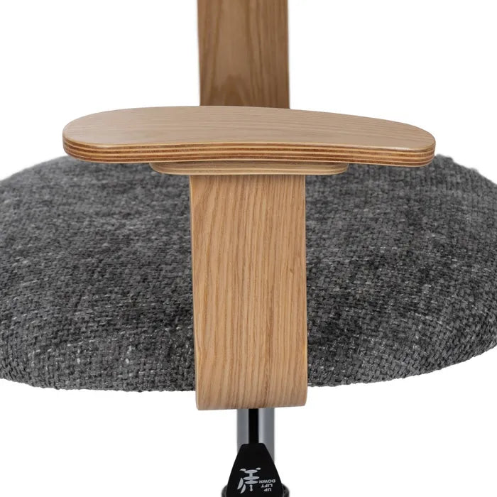 IRURA - Silla de oficina con ruedas en tela y madera color gris natural 60 × 60 × 89 cm