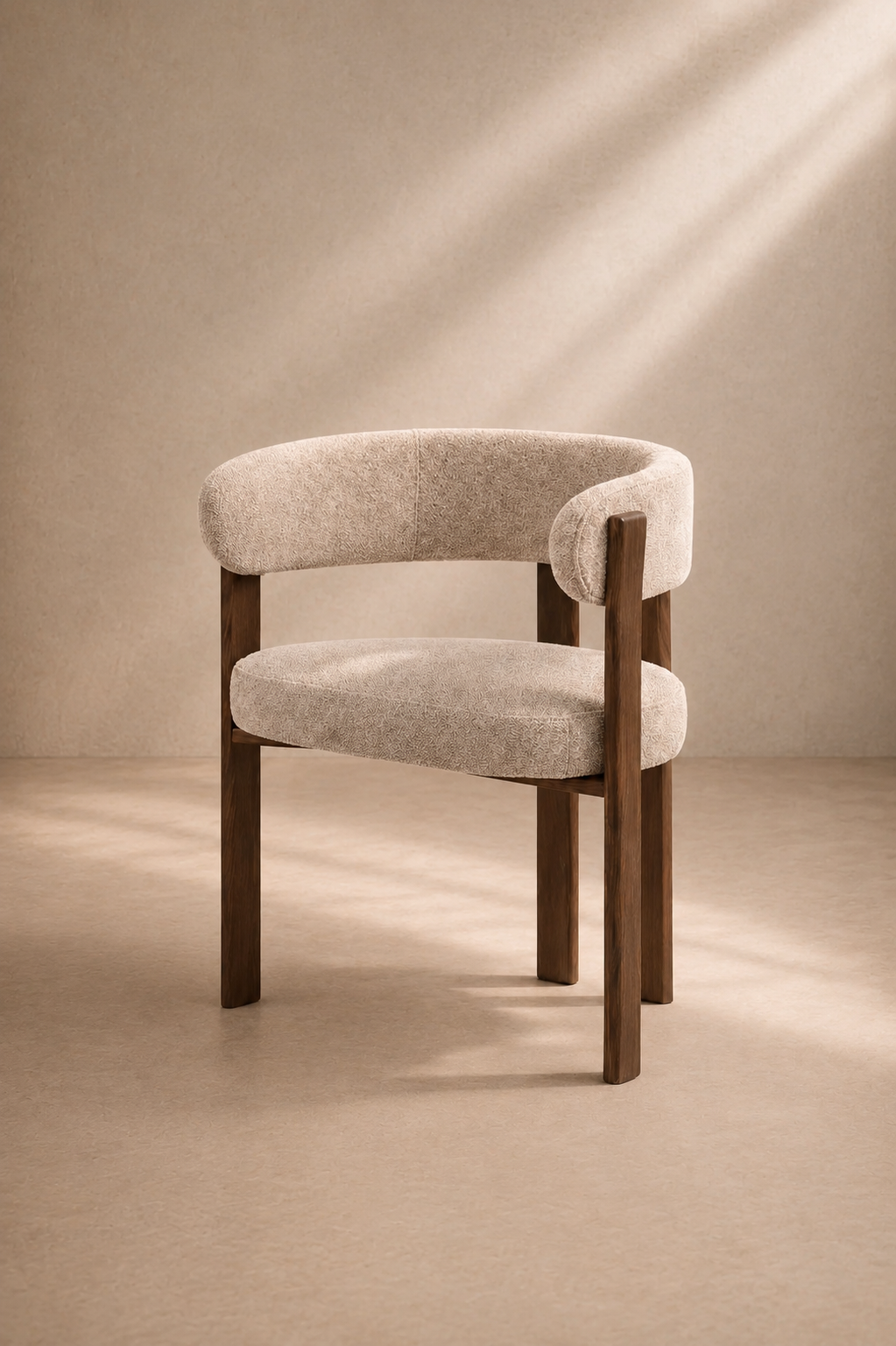 LEVA - Chaise design de salle à manger en tissu ivoire avec pieds métal effet bois et accoudoirs
