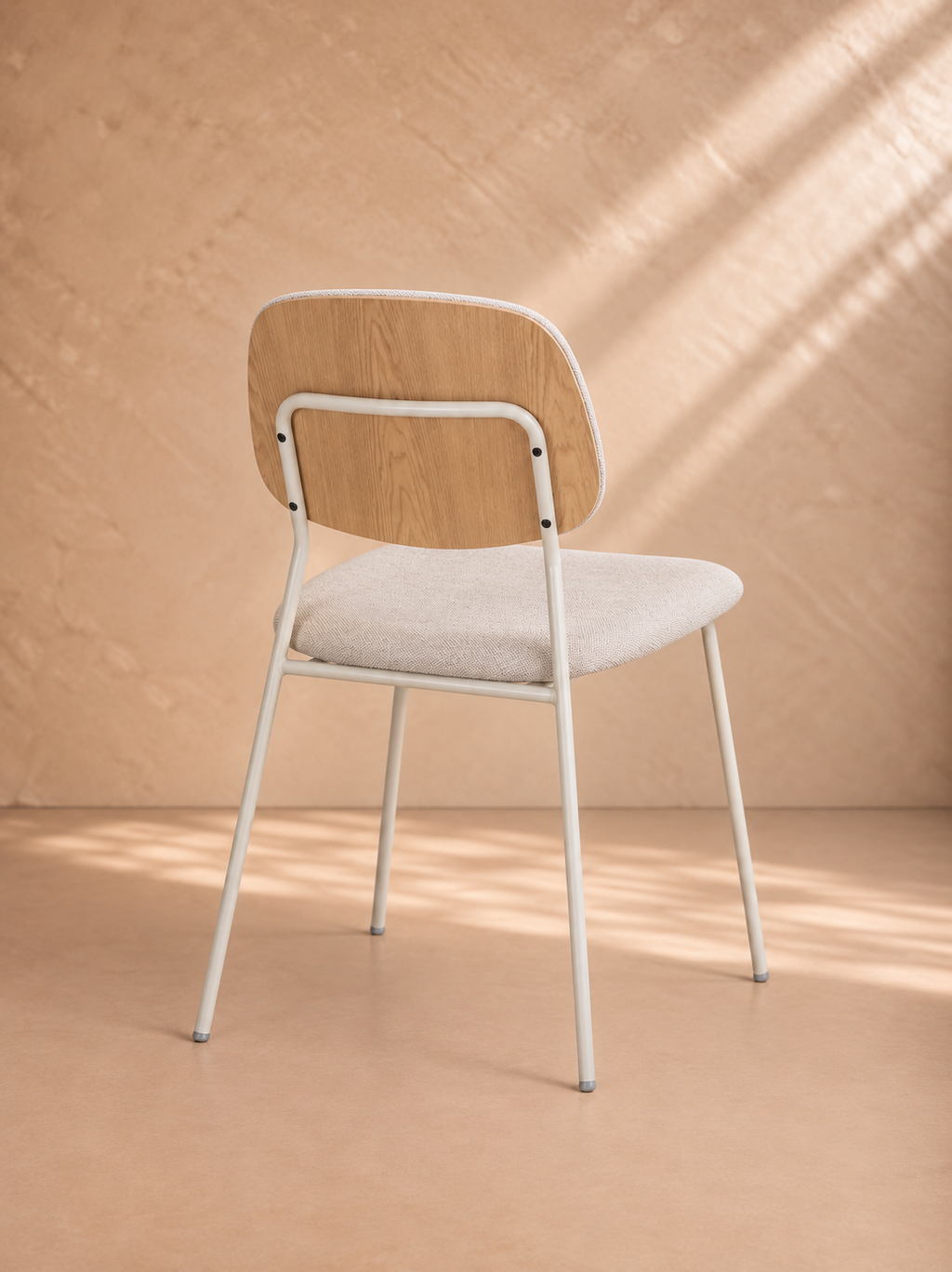 SANZO - Chaise contemporaine en tissu beige, métal et bois