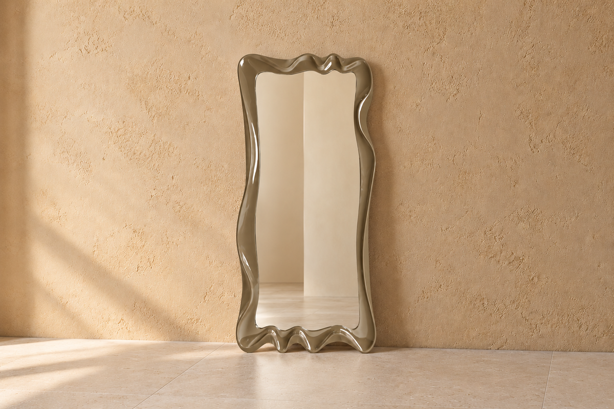 BONNIEUX - Miroir à cadre irrégulier vert