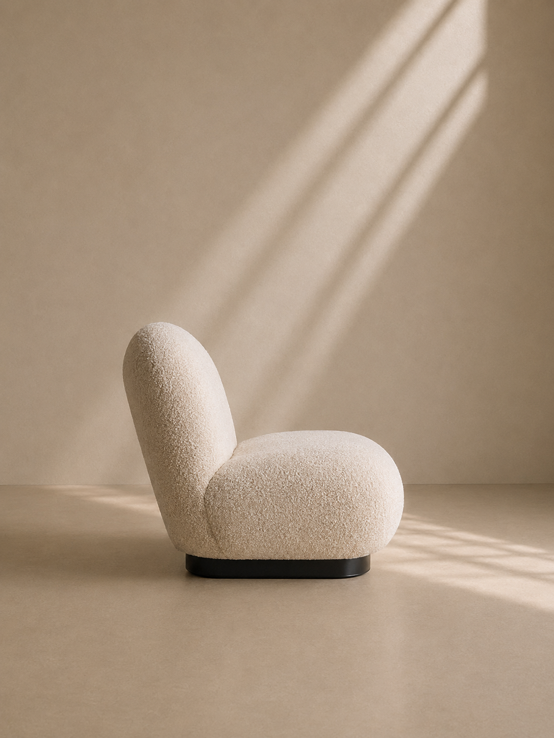 LIRIA - Poltrona Bouclé Branca e Preta – Design Arredondado e Confortável