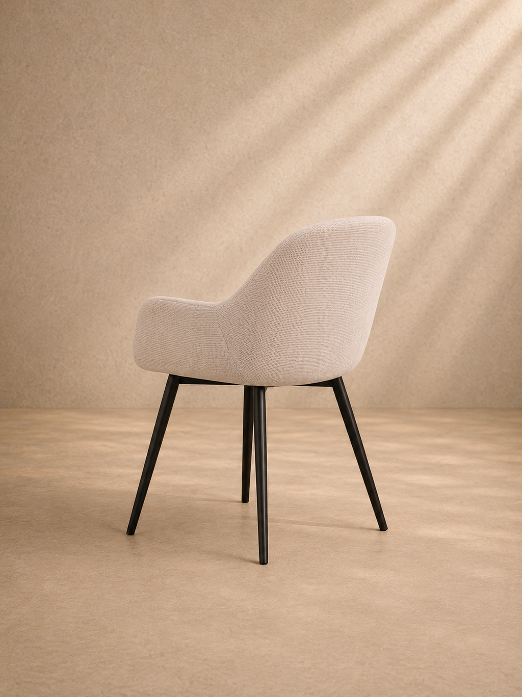 BRANDI - Silla tapizada de terciopelo de pana beige y metal