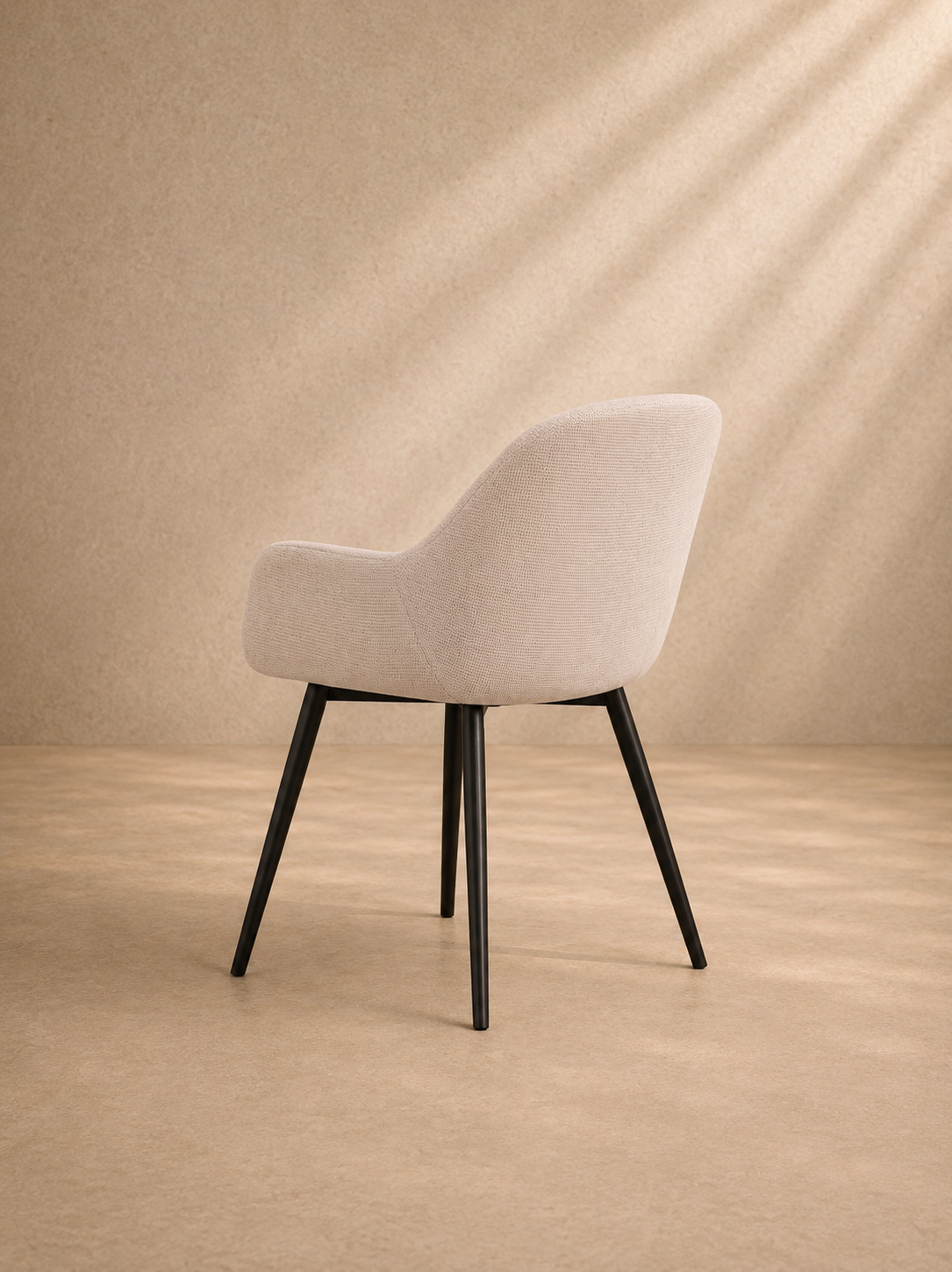 BRANDI - Silla tapizada de terciopelo de pana beige y metal