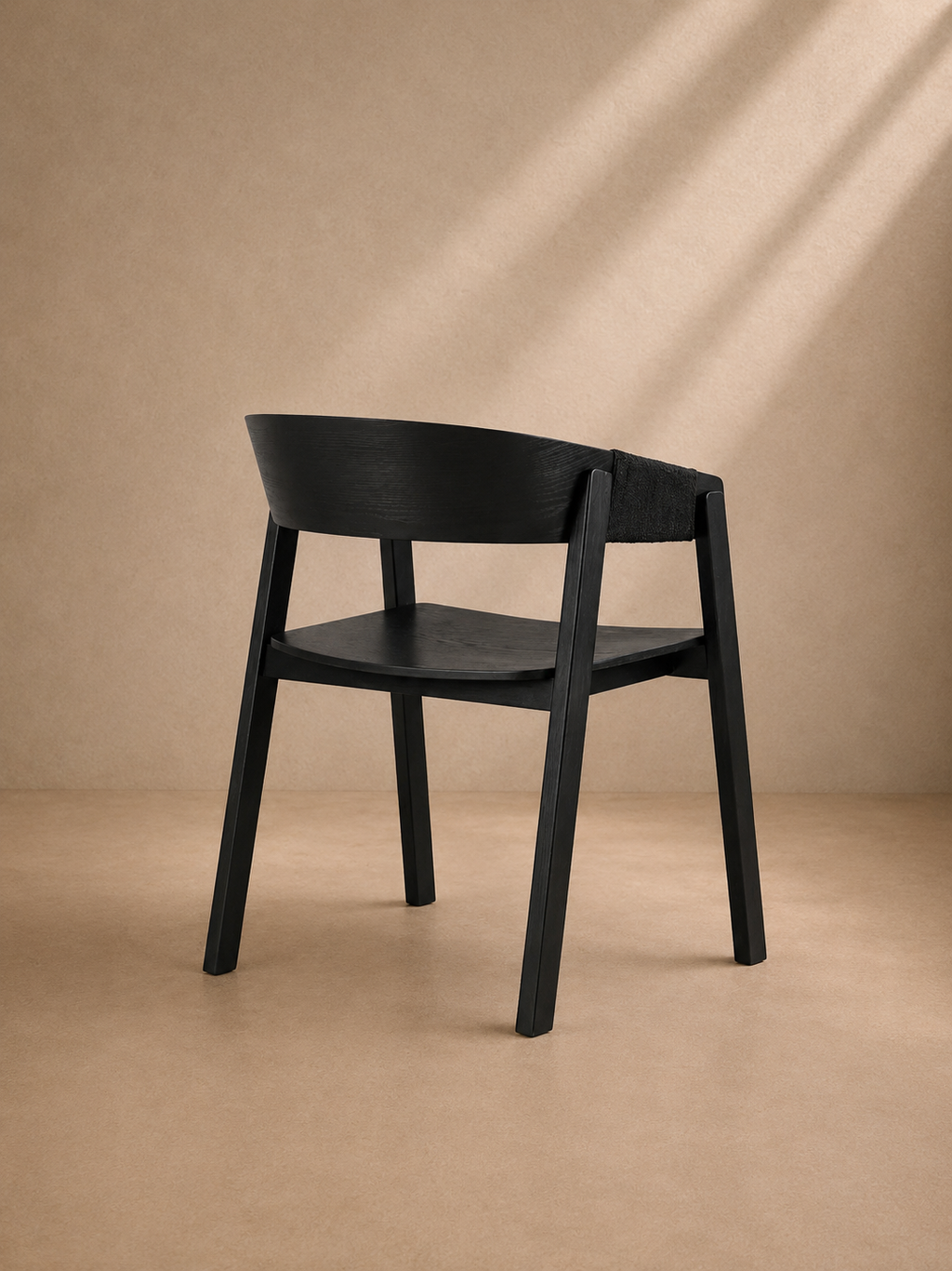 FABA - Chaise design noire en bois de chêne et corde