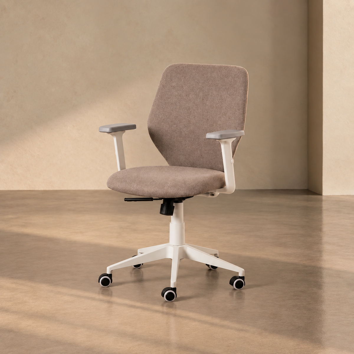 ÓBIDOS - Silla de oficina con ruedas de tela y metal color topo 63 × 59 × 94,5 cm