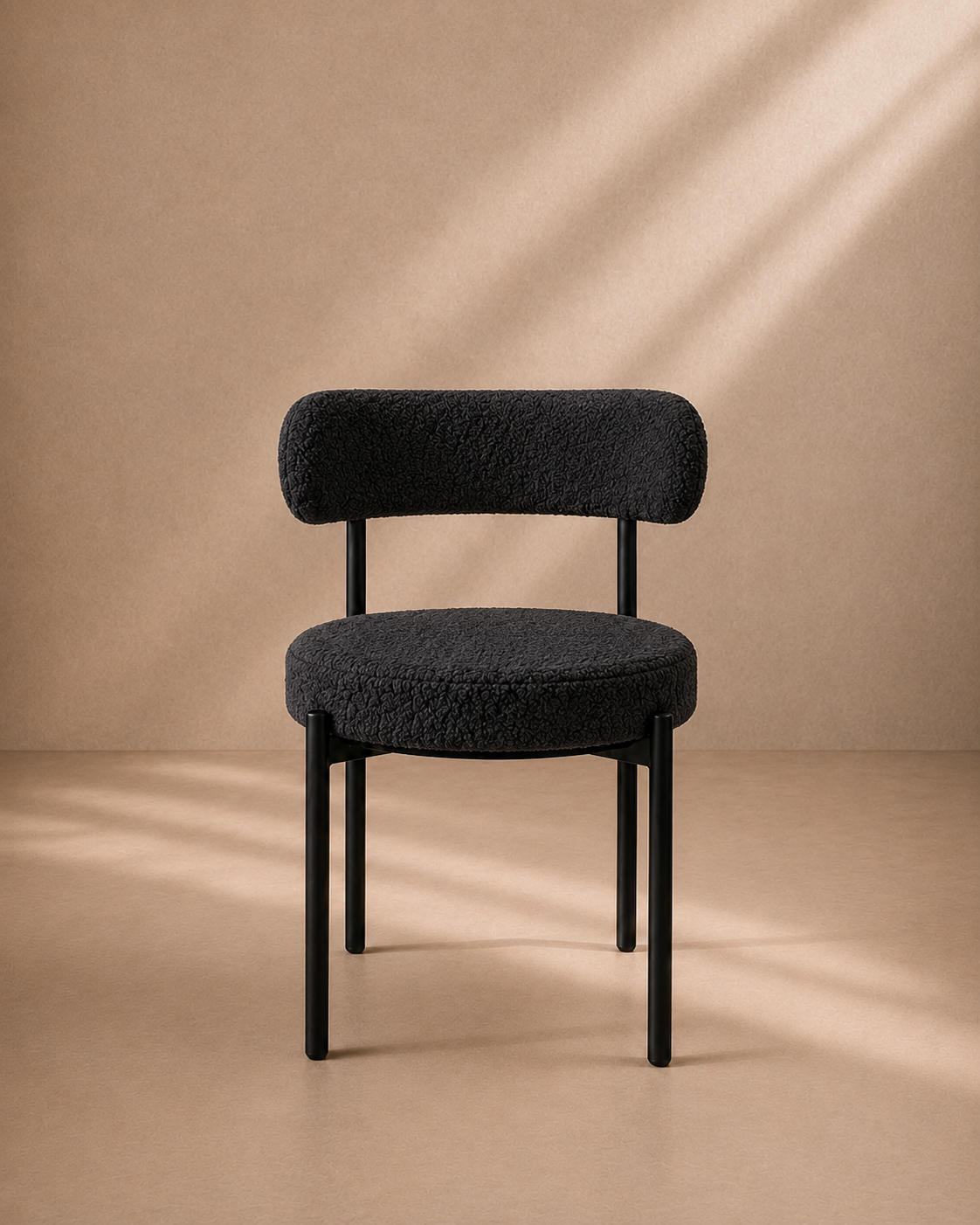 ENDRA - Chaise design en revêtement bouclé noir et structure en métal