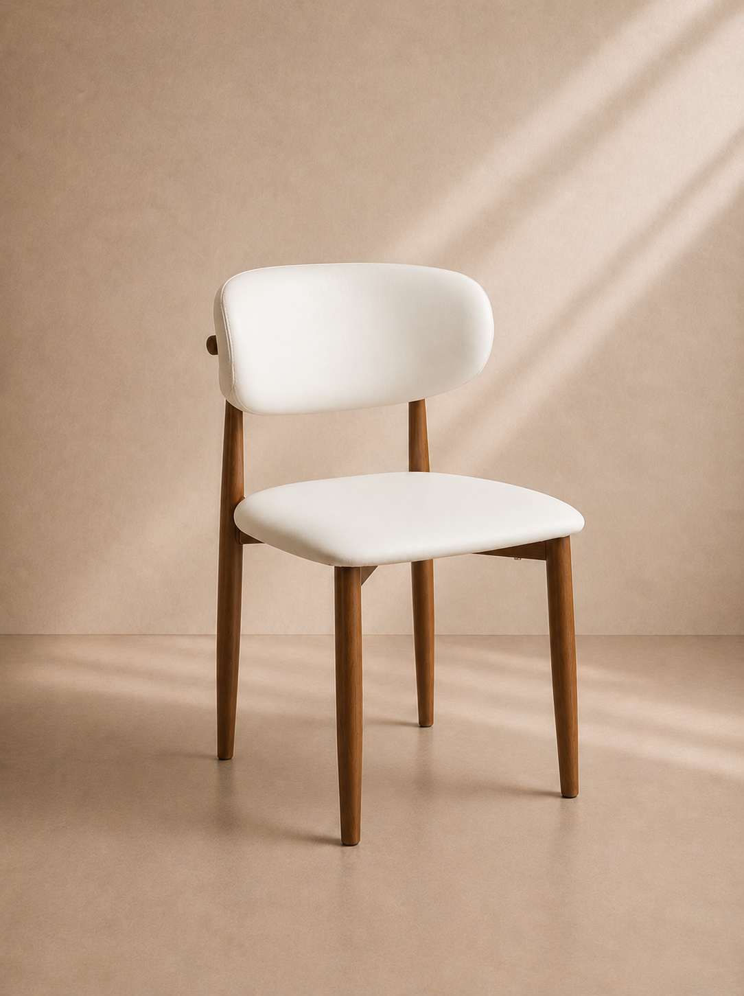 LEMA - Chaise de salle à manger en similicuir blanc et finition bois au design moderne