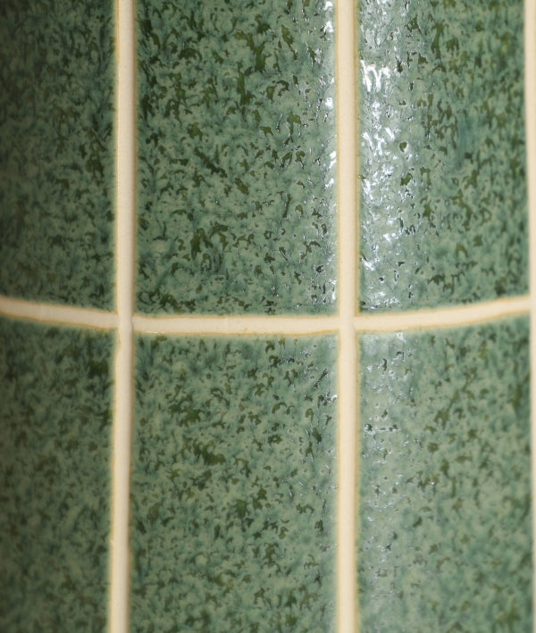 SALORINO - Vase décoratif vert à lignes graphiques