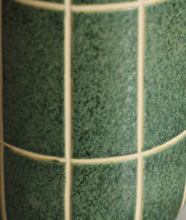 SALORINO - Vase décoratif vert à lignes graphiques