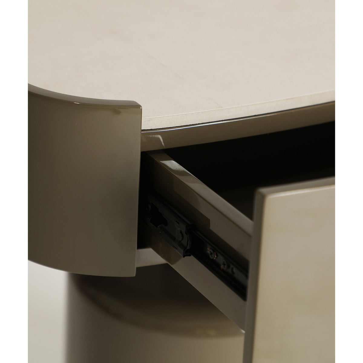 BONNIEUX - Table de nuit en bois vert et porcelaine grise